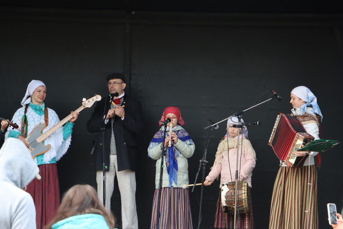 Danci.JPG