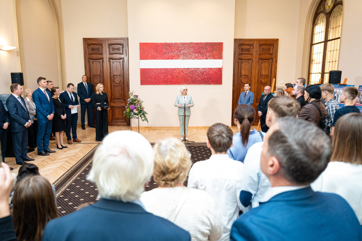SAEIMA1.jpg